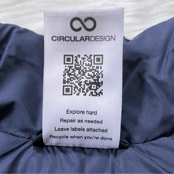 The North Face Women’s ThermoBall Insulated Vest In Summit Navy - Picture 8 of 9